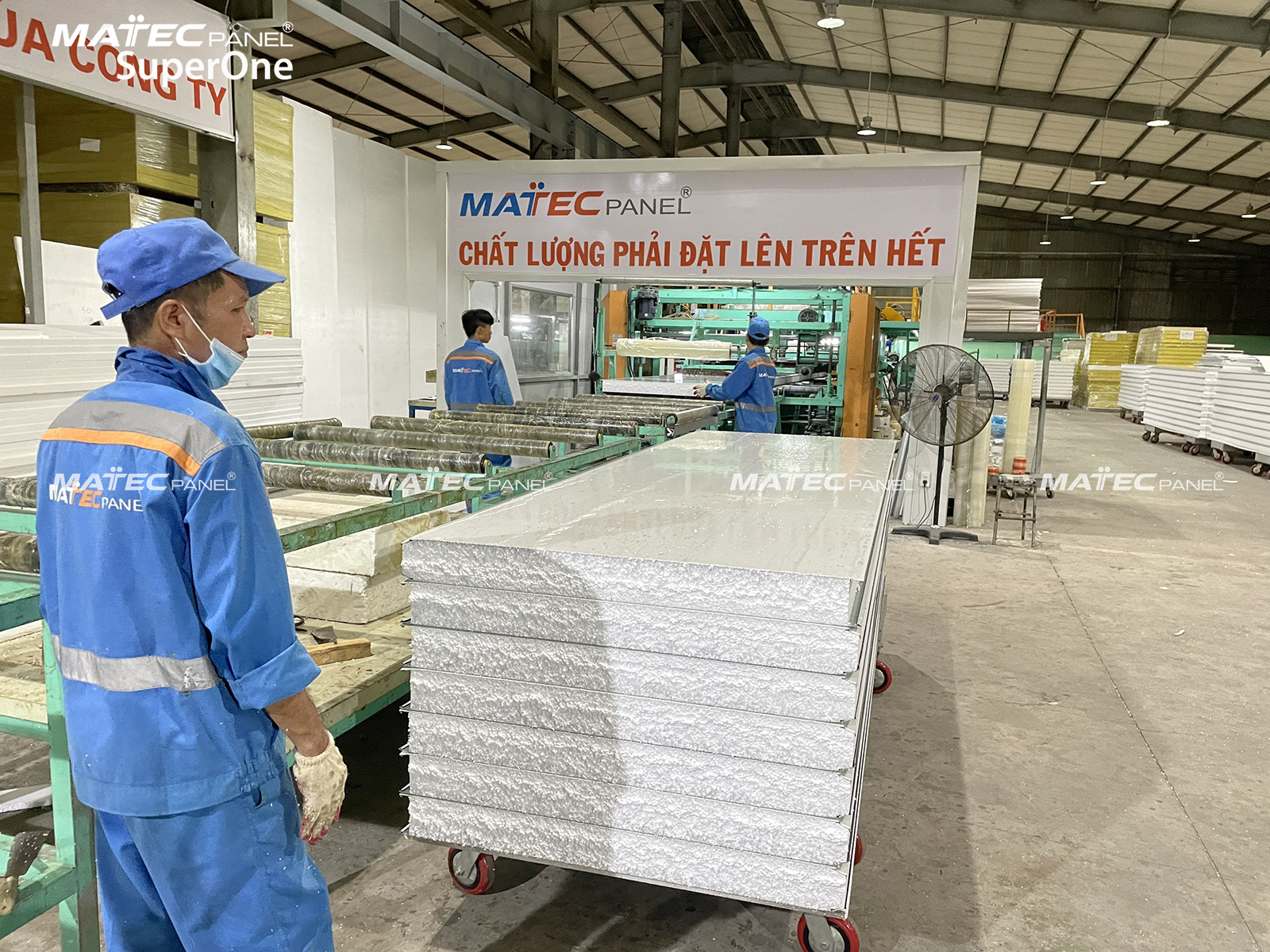 Vách Ngăn Panel T100 Tôn 0.3mm